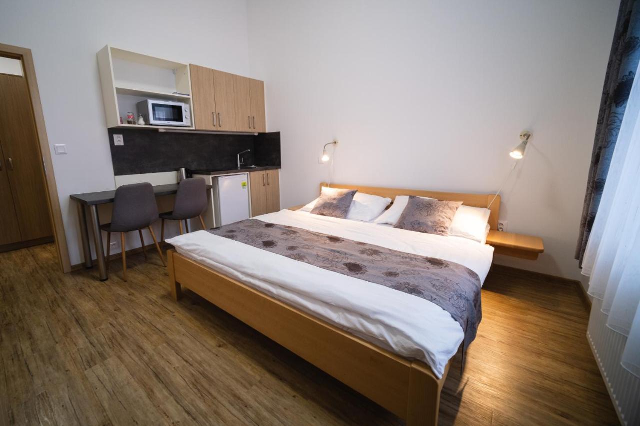 21 Apartmán *