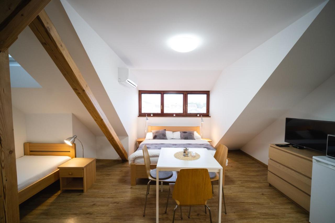 21 Apartmán *